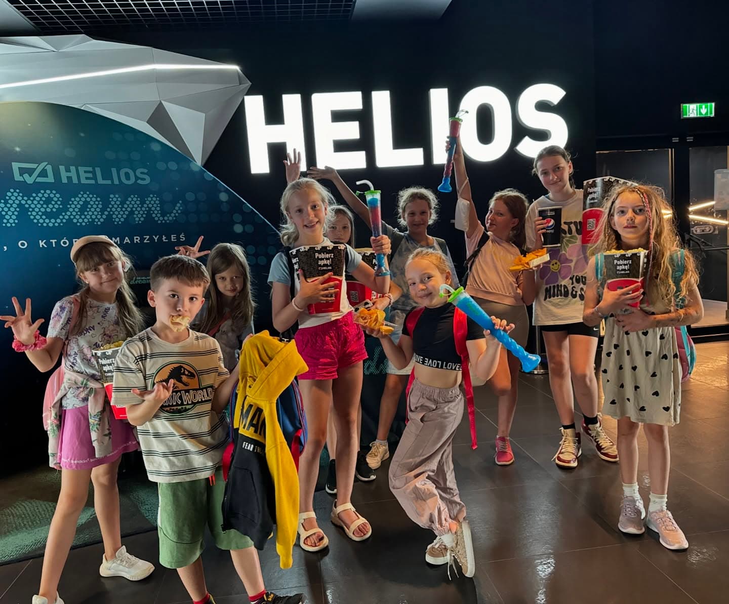 Dzieci Hoodmood podczas wspólnego wyjazdu w centrum Helios